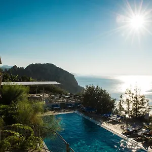 4* Ośrodek wypoczynkowy Loryma